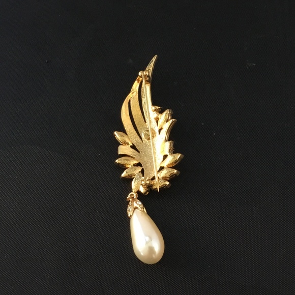 Womens Brooch Pin Gold Marquise and Round CZ Pearl - Picture 4 of 5